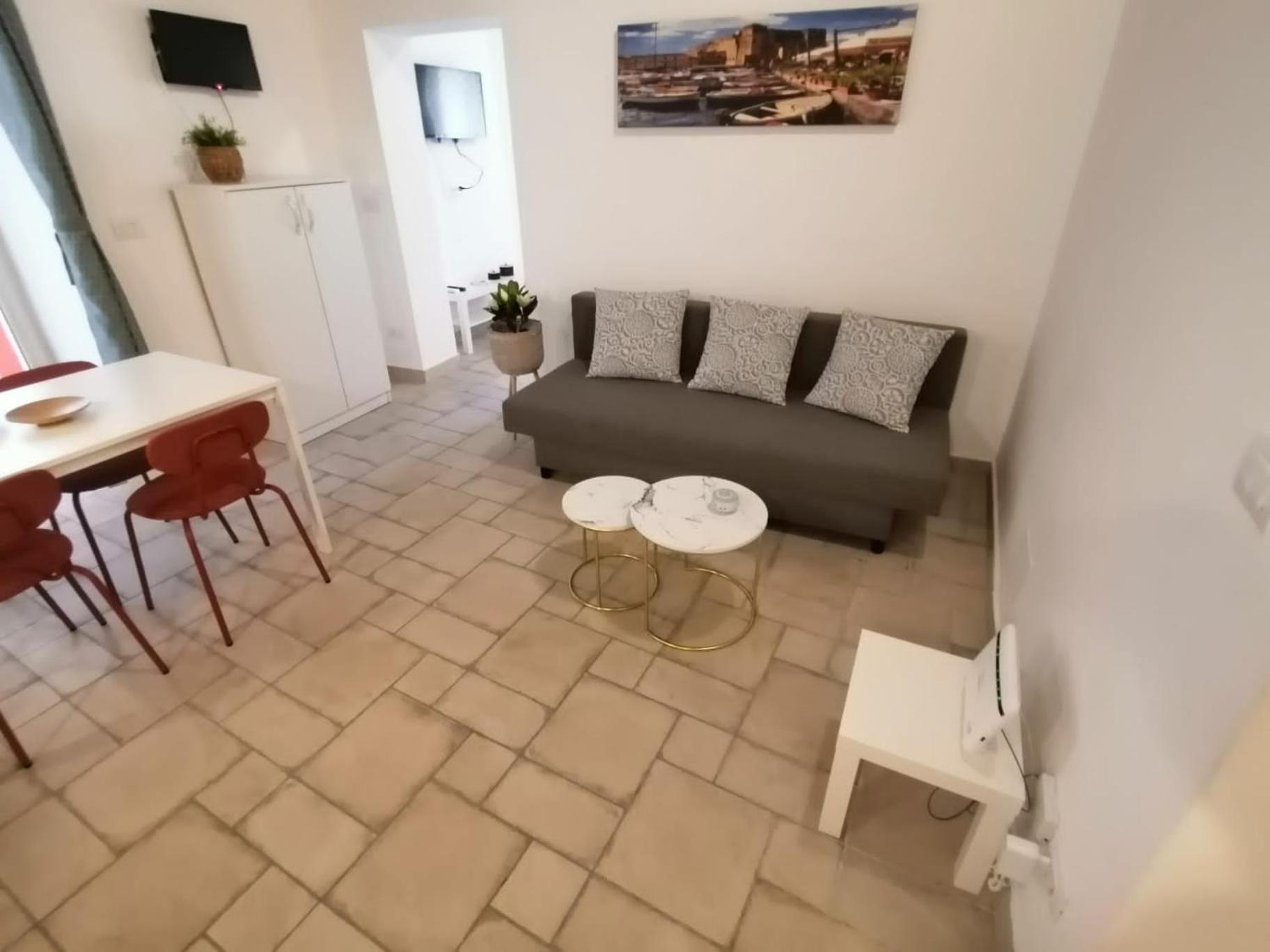 Il Vicoletto Sul Castello Apartment เนเปิลส์ ภายนอก รูปภาพ