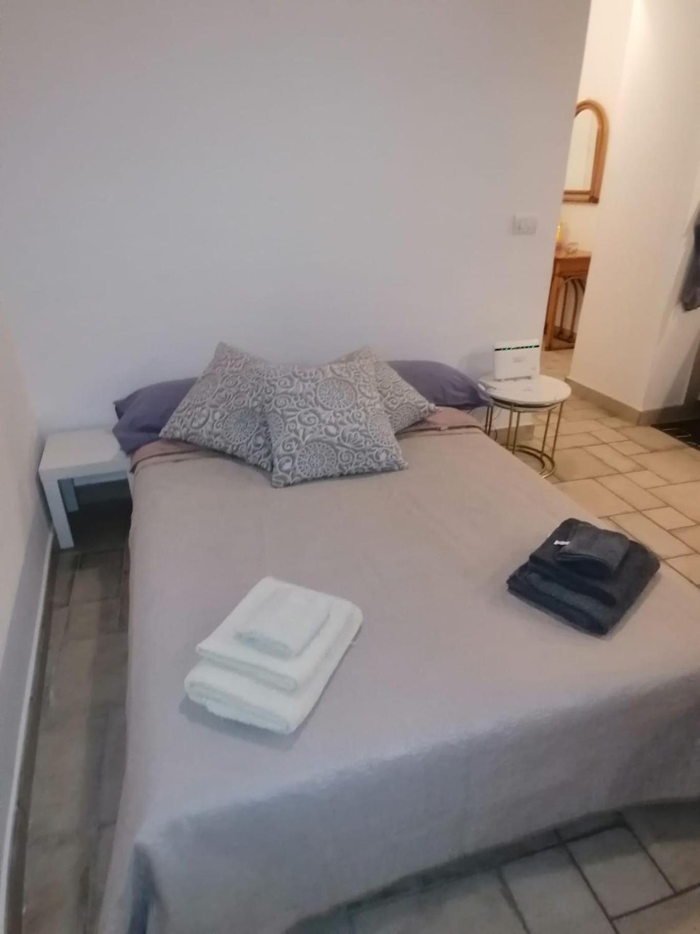 Il Vicoletto Sul Castello Apartment เนเปิลส์ ภายนอก รูปภาพ